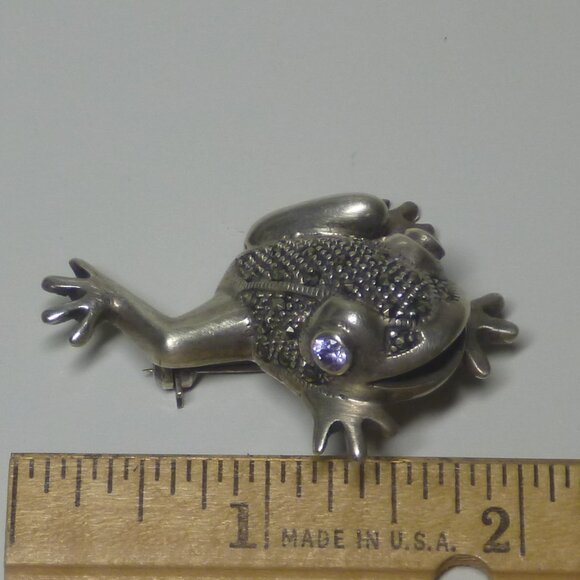 Vintage Sterling Silver Frog Brooch - Picture 3 of 7